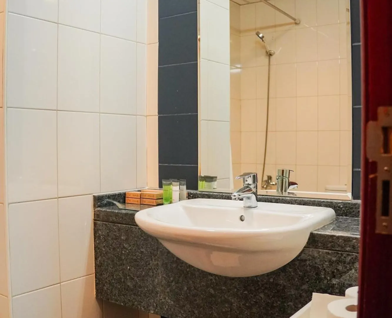 Vserve - 1 Bedroom Stunning Canal And Burj Khalifa View Dubai