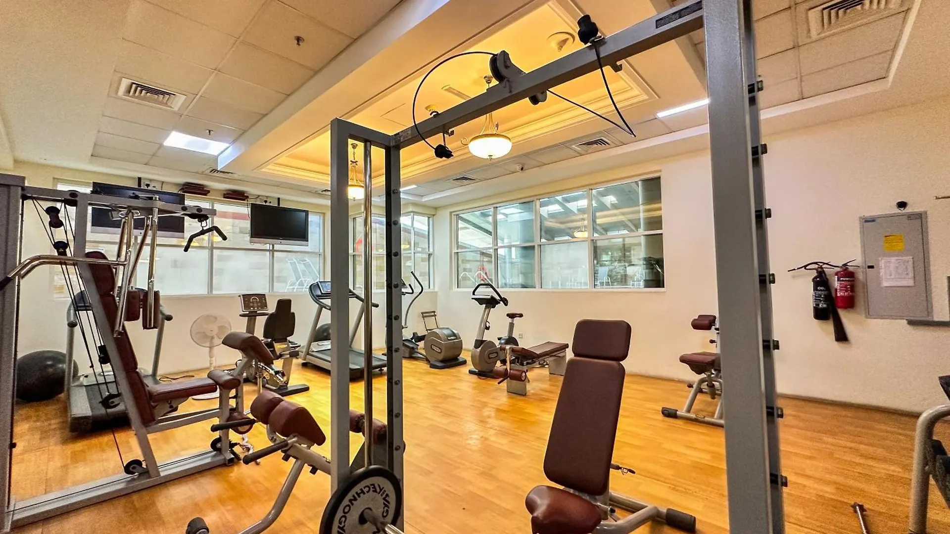 Vserve - 1 Bedroom Stunning Canal And Burj Khalifa View Dubai Apartment